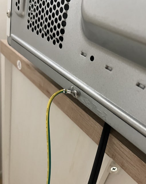 【注意】電子レンジのアース線をつけないとどうなる？感電・火災のリスクと対策